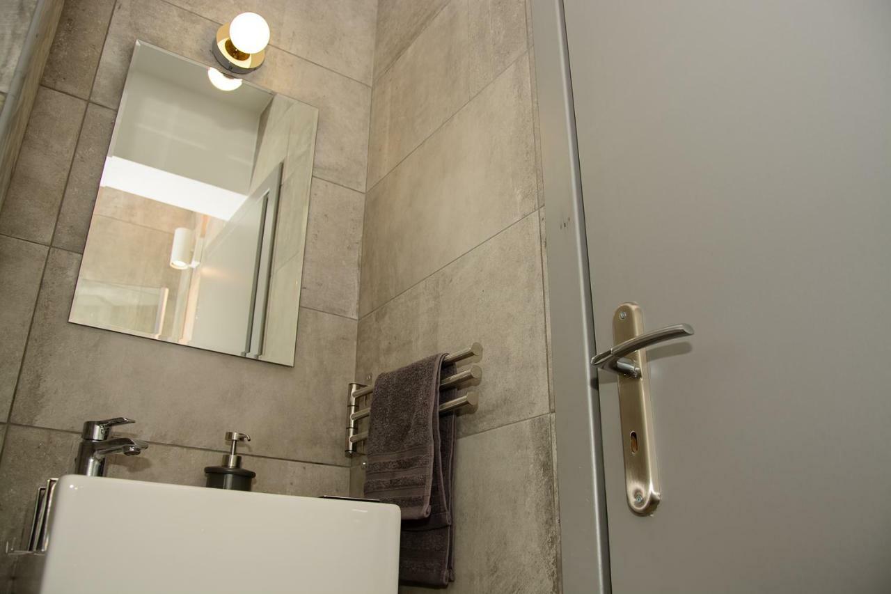 Comfy Brand New Apt Near Acropolis Museum Athens